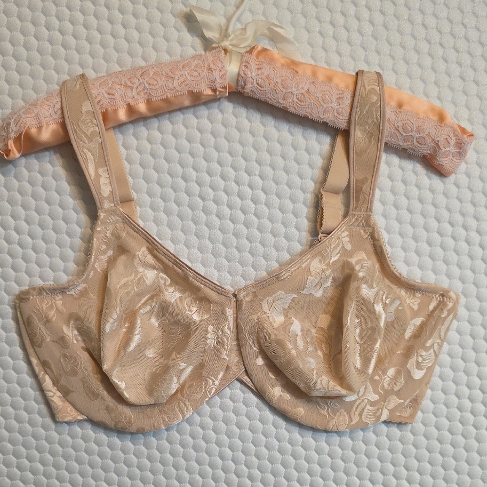 Wacoal Awareness Full Figure Underwire Bra 40DD‎ | Nude Floral Jacquard |